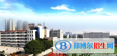 长沙大专与中专的区别