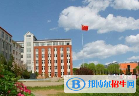 长沙大专好还是中专好