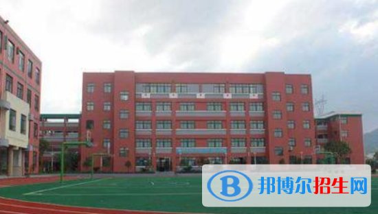长沙中专和大专哪个好