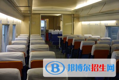 四川读铁路学校的大专