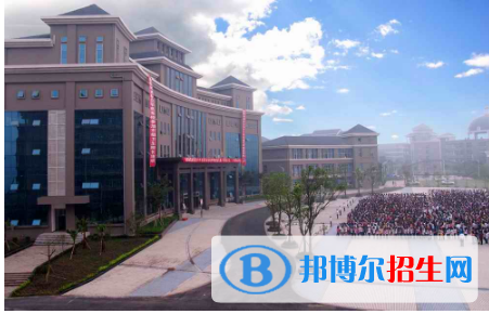 重庆的卫校2022招初中生吗
