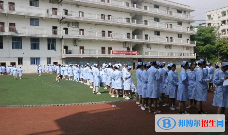 重庆初中毕业可以直接上卫校吗