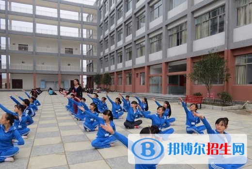 普定中等职业学校