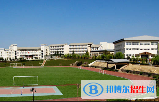 云南初中生读卫校读几年