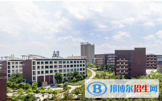 云南大学读了一半可以读卫校吗