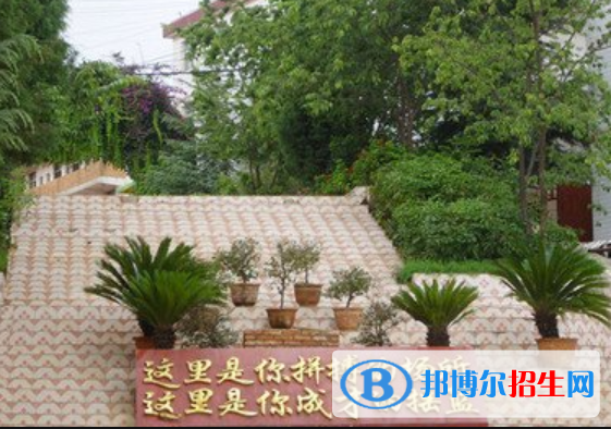 云南到哪里读卫校好