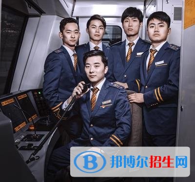 浙江初中生上铁路学校好吗