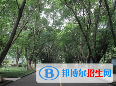 重庆的卫校管理严不严