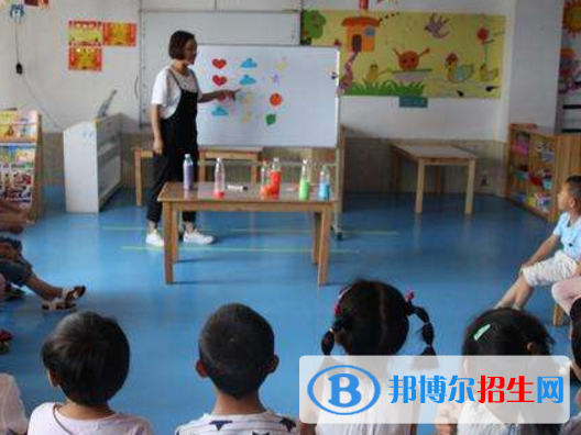 去幼师学校学什么专业好