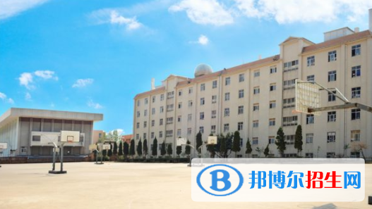 云南中医药中等专业学校1
