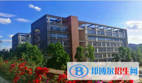 重庆的卫校临床专业能考执业医师吗