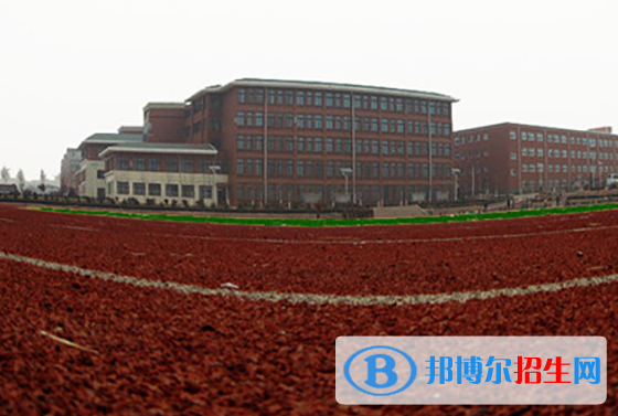 河南初中生学铁路学校的学校