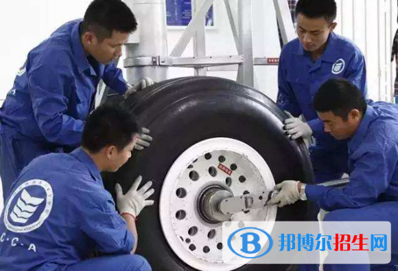 四川2020年男生上铁路学校学什么好
