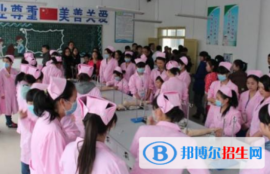 重庆2022年中专学卫校有前途吗