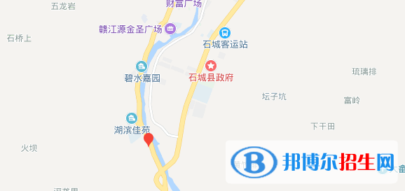 在决定报考哪一所学校以前，我们要对学校做全面的了解，其中就包括了学校的地址信息。很多同学都认为等到录取以后再了解学校地址更合理，其实不然，在确定报考这所学校以前我们就应该了解好学校的地址，来确定自己是否愿意去往当地就读，毕竟每个地方的交通、气候都是不同的。  石城职业技术学校地址：石城县古樟工业园区206国道旁  石城职业技术学校邮编：342708  石城职业技术学校简介 石城县职业技术学校是江西省石城县唯一一所公办职业技术学校，其创办于1958年，目前正与江西赣州技师学院联合办学，发展迅速，办学前景十分广阔。学校座落于闽赣交界的石城县古樟工业园区206国道旁，随着鹰瑞高速及石吉高速的开工建设，以及福建被国务院批准为海峡西岸经济发展改革试验区，更为这方作为对接长珠闽的热土注入了新的生机和活力。  石城职业技术学校师资力量 学校奉行“专家治校，名师执教”的方针，面向全国招聘教师，在全校65名教职工之中具有“双师型”的教师就有25人。其中任教师本科以上学历38人，中、高级职称22人，技师8人。广大教职工“乐教、勤教、善教”，教书育人，德才兼备。  小编总结 我们可以了解到石城职业技术学校的具体地址为石城县古樟工业园区206国道旁。在知道石城职业技术学校的地址以后，接下来对学校十分感兴趣的同学有条件的话还可以去到学校进行实地考察，看看学校的教学楼、实训楼、宿舍楼的条件如何。