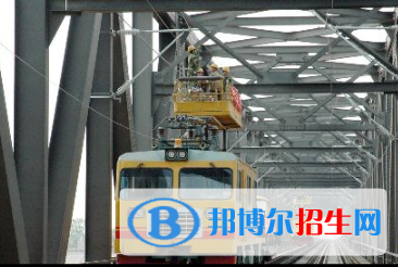 江西2020年男生读铁路学校学什么专业好