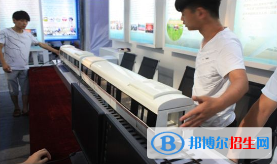 湖北2020年初中生读什么铁路学校好