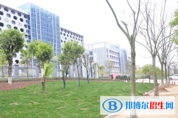 江西2020年女生上什么铁路学校比较好