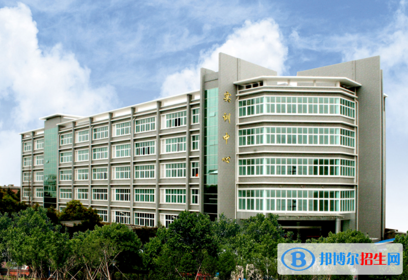 南京市2020年女生学铁路学校有前途吗