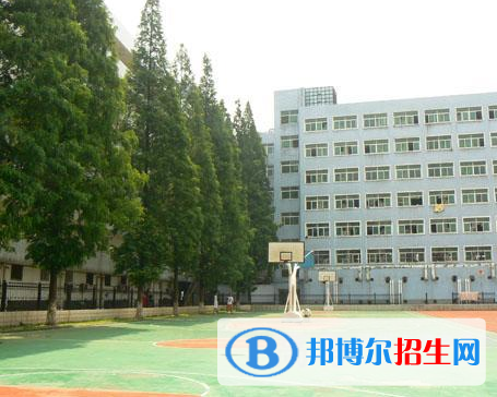 湖南2020年女生上铁路学校学什么好