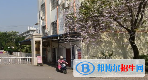 广西商业学校2020年宿舍条件 