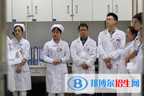 重庆2022年卫校和中专有哪些区别