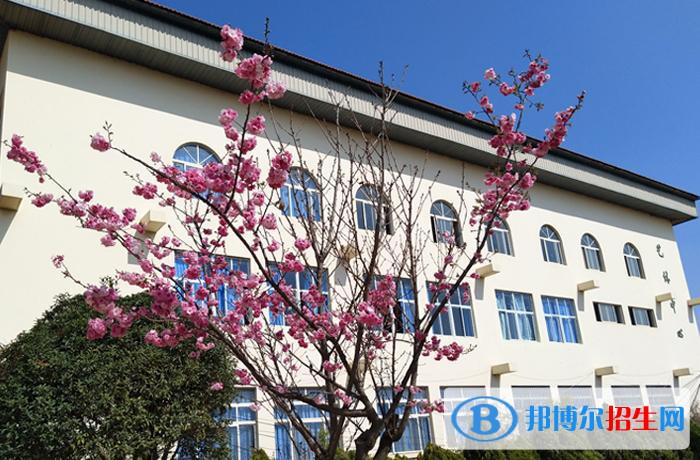 威信县职业高级中学怎么样、好不好