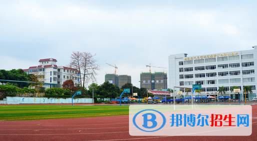 广西交通技师学院2020年招生办联系电话 