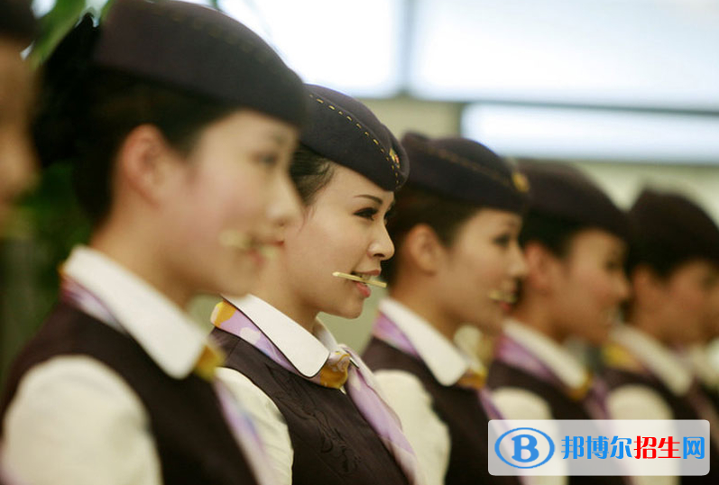 湖北2020年女生读什么铁路学校好