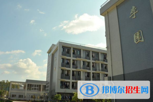 四川盐亭中学