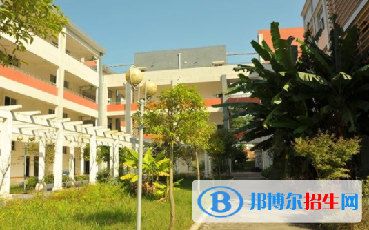 四川盐亭中学