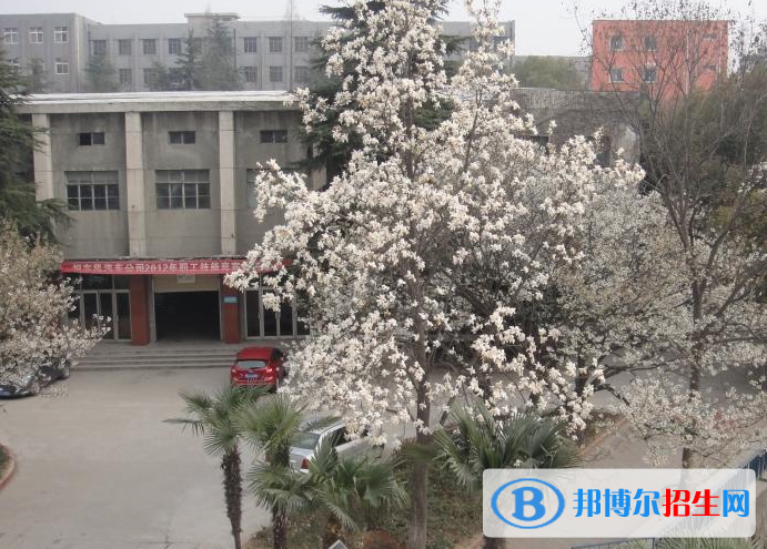 东风汽车公司高级技工学校2