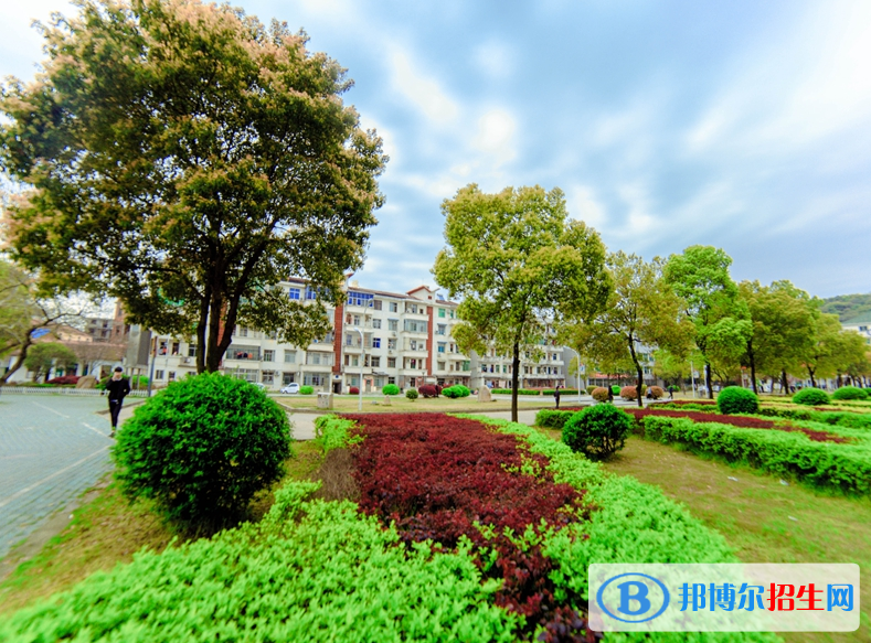 黄冈技师学院