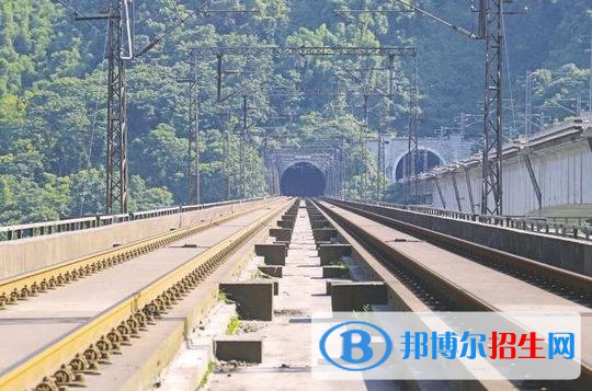 成都2020年大专学校有铁路学校