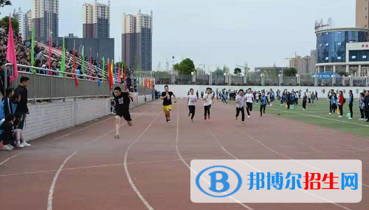 四川蓬安第二中学