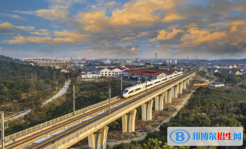 湖北2020年职高好还是铁路学校好