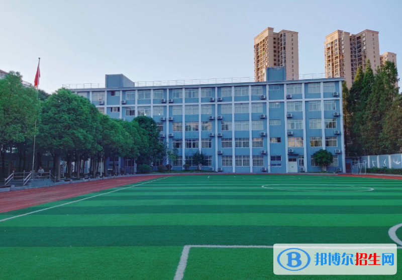 湖北潜江卫生学校2020年招生办联系电话