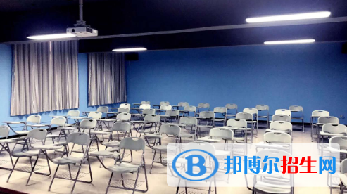 鹤壁科技中等专业学校2021年招生办联系电话