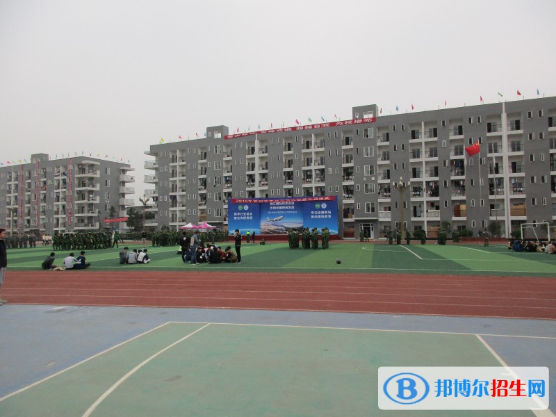 成都2020年300分能上铁路学校吗