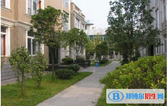 贵阳市航洋动漫职业学校2020年招生办联系电话