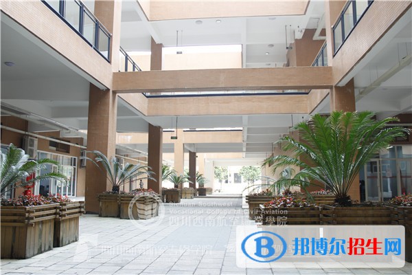成都2020年初中生可以去铁路学校吗