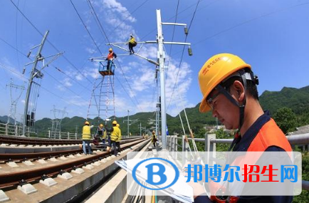 南宁2020年男生读铁路学校好不好