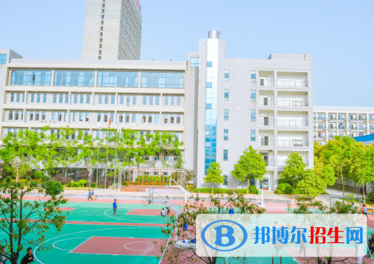长沙2020年女生学铁路学校有前途吗