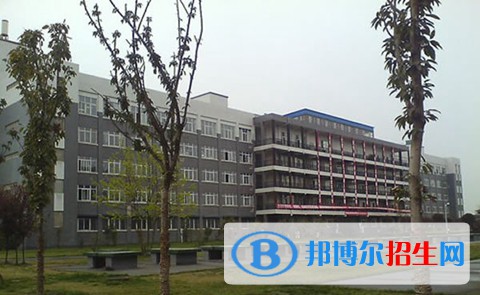 成都2020年初中生可以读铁路学校吗