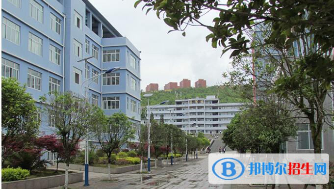 贵州盘州职业技术学校2020年招生办联系电话