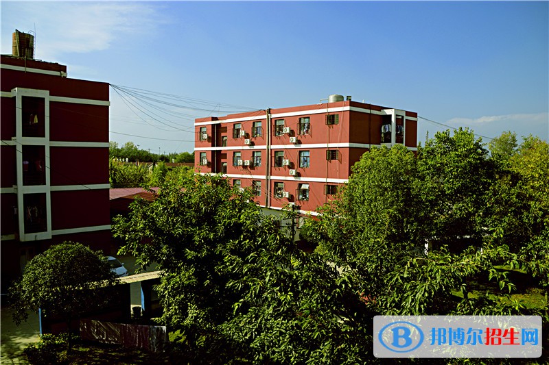 成都2020年初中生报什么铁路学校好