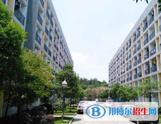 长沙2020年初中生女生读什么铁路学校好
