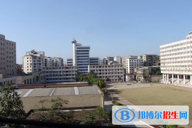 郧阳科技学校3