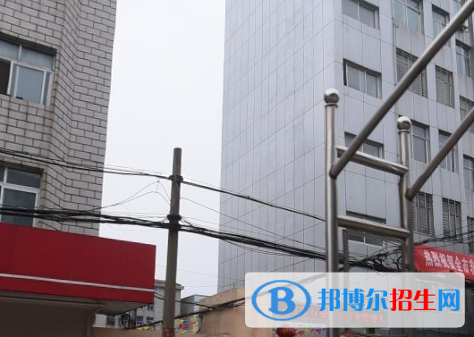 湖北应城技工学校1