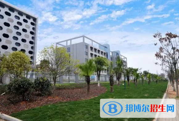 南昌2020年女生读什么铁路学校好